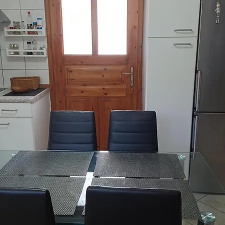 Island House In - Marathias Lägenhet Elíka