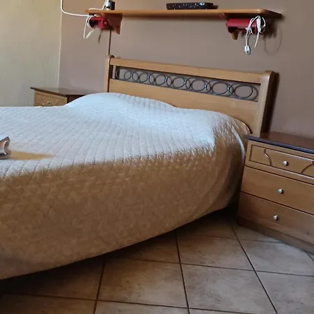 Island House In - Marathias *