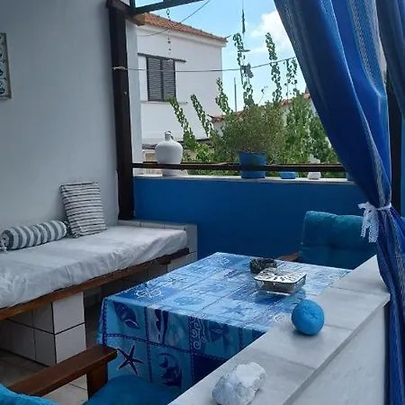 Island House In - Marathias Apartment Elika